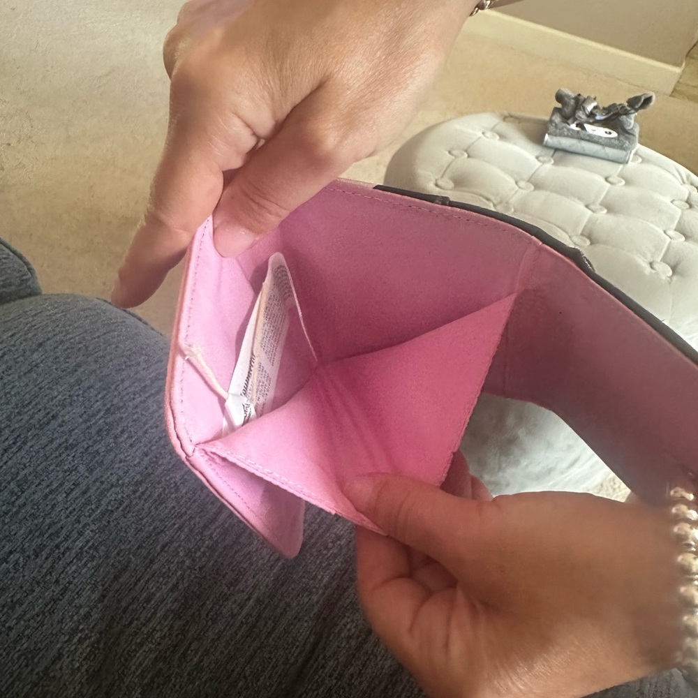 Cute Kuromi and My Melody Wallet in Pink and Black - Picture 5 of 5